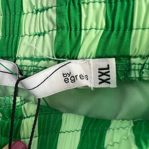 NWT By Egreis green stripe pants - Picture 7 of 7